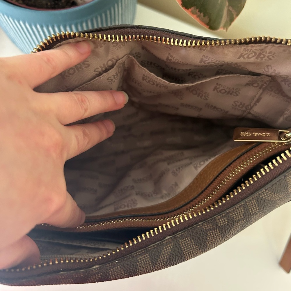 Michael Kors Handbag - Picture 7 of 10